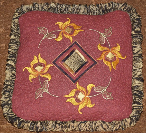 Image of singleflower1pillow.jpg